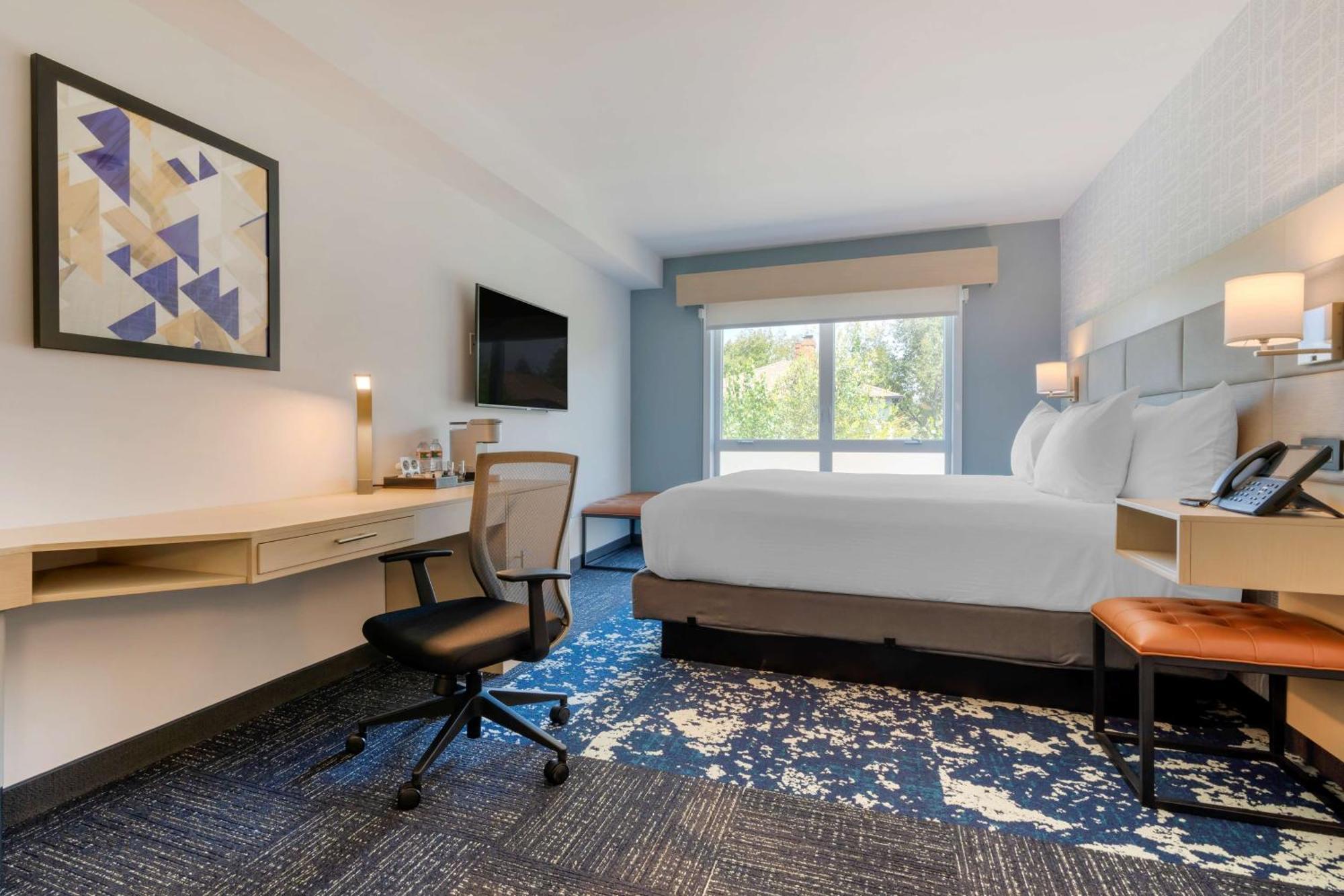 Aiden By Western Hotel 3*